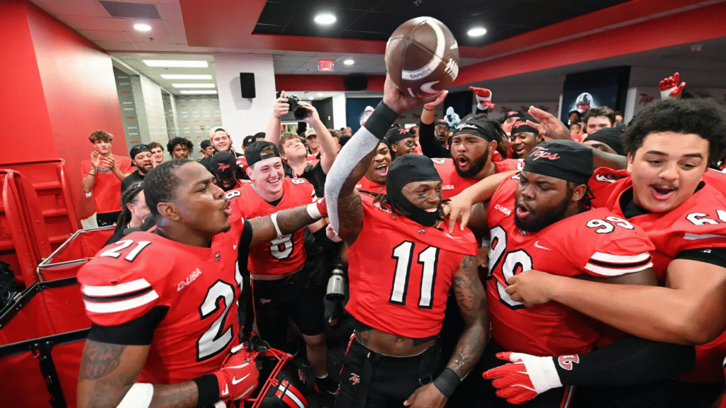 WKU vs Nevada Football: Hilltoppers Secure 31-16 Victory with Strong Fourth Quarter 2 WKU vs Nevada football ended with a 31-16 Hilltoppers win after a dominant fourth quarter. Explore game highlights, key players, stats, and future outlook.